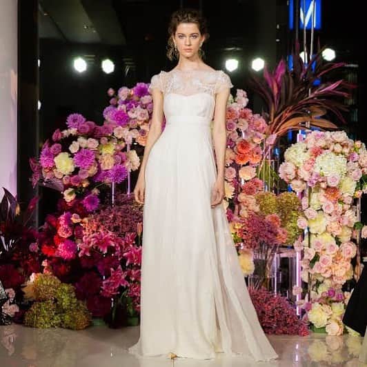 NOVARESE Dress Officialのインスタグラム