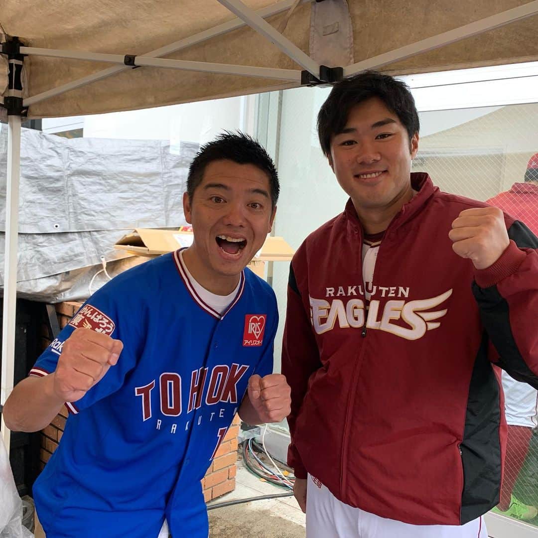 由規さんのインスタグラム写真 - (由規Instagram)「やっと会えた コラムを書いていただいたり、いつも応援してくださる熱い男！かみじょうたけしさん！ ファン感のトークイベントでご一緒しました。 #かみじょうたけし#高校野球大好き芸人  #高校野球詳しすぎ」11月26日 15時51分 - yoshinori11sato