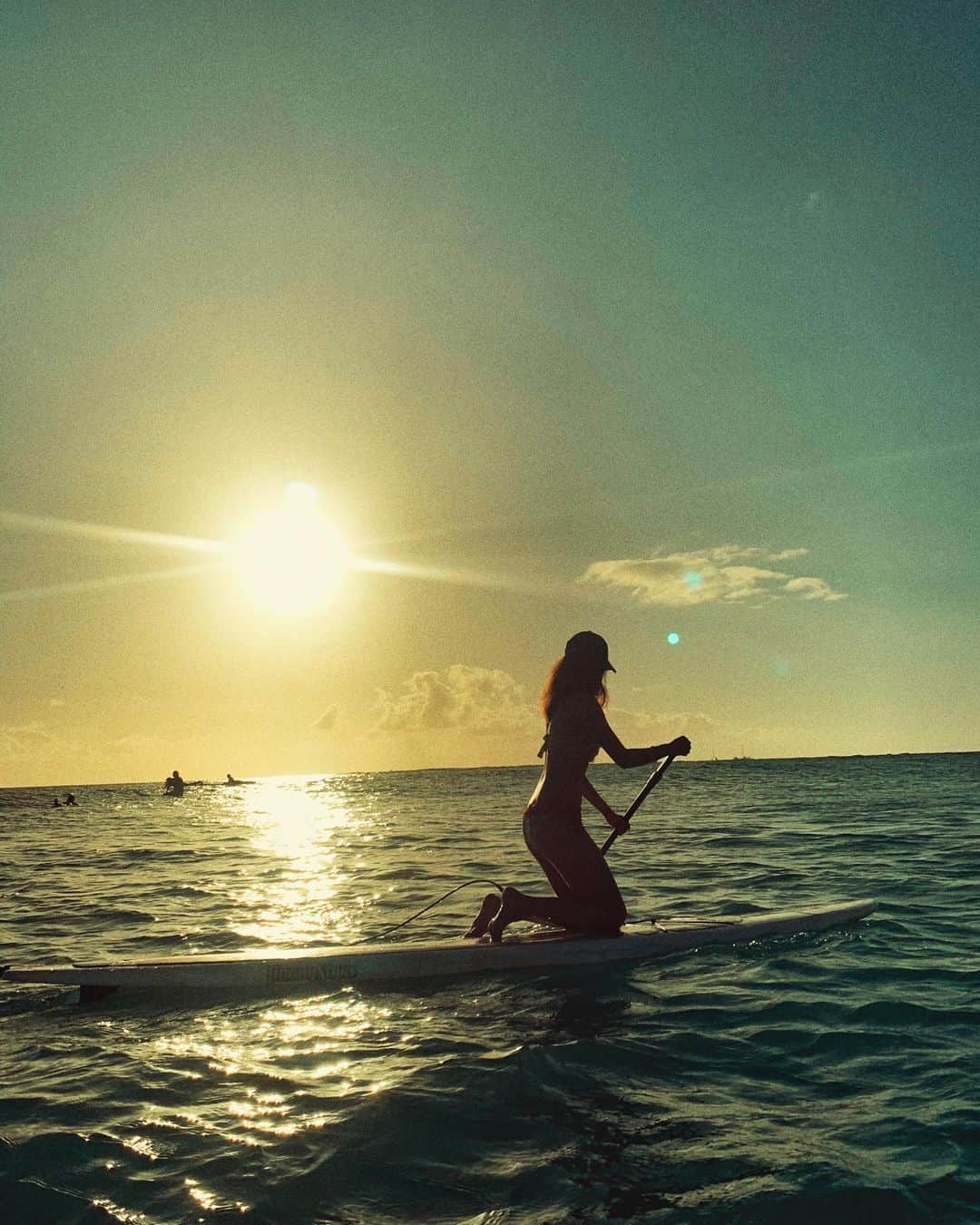 西内ひろさんのインスタグラム写真 - (西内ひろInstagram)「夕日を見ながらSUP🏄‍♂️ 今日も自然からいっぱいパワーもらったな☀️ #hawaii  #sunset #sup #oceane #beach  #西内ひろのオススメ旅」11月26日 16時02分 - 0214hiro