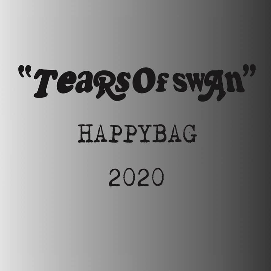 のインスタグラム：「TEARS OF SWAN福袋、本日からatelier shop、official webshopにてオーダー開始ですので宜しくお願い致します(^^)🧧🎍 🐀 (SMALL) http://tears-of-swan.shop-pro.jp/?pid=137283737 (MEDIUM) http://tears-of-swan.shop-pro.jp/?pid=137283802 (LARGE) http://tears-of-swan.shop-pro.jp/?pid=137283848 (予定数量に達し次第終了、12月下旬発送、年明け納品なります) ※プロフィール下のURLからofficial websiteがご覧頂けます  @tears_of_swan  #tearsofswan #happybag  #福袋 #2020」