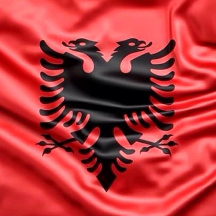 メルギム・マフライのインスタグラム：「🙏 I shqetësuar nga tërmeti që ka goditur Shqipërinë dhe Shqiptarët. Vëllezër dhe Motra, ju ruajt Allahu i madhërishëm 🙏☝️#faith #god #strong #trust #together #earthquake #help #pray #tirana #durres #kosovo #albania #shqiptar #shqiperia #love #instaalbania」