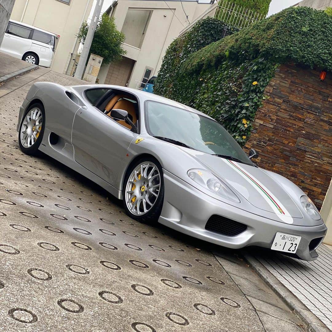 青木龍一のインスタグラム：「Ferrari  CS 2005Y  #ferrari  #challengestradale  #argentonurburgring」