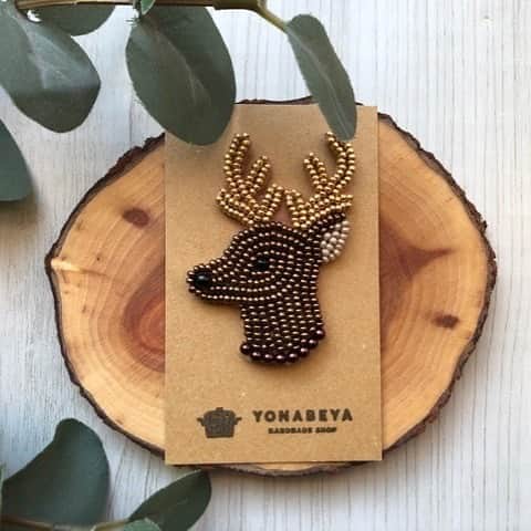 minneさんのインスタグラム写真 - (minneInstagram)「大人っぽくも付けられる、ビーズ刺繍のトナカイブローチ。クリスマスパーティのおともに。  クリスマス限定・ビーズ刺繍・動物ブローチ（トナカイ)《受注生産》/YONABEYAさん https://minne.com/items/20549294  #クリスマス #トナカイ #ビーズ刺繍 #minne #ミンネ #ハンドメイド #handmade #プレゼント #ギフト #ハンドメイド作品 #手作り #ギフト」11月26日 16時22分 - minne_official