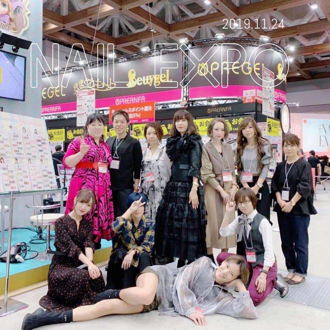なかやまちえこのインスタグラム：「2019.11/24.25 NAIL EXPO  PREGELブースにお越しくださった方、（特に！）デモやクラスルーム見に来てくれた方、お声がけくださった方々皆さまありがとうございました😳😳😳⠀ これでまた楽しくお仕事できます❤️❤️❤️みなさまが原動力です🙏✨✨⠀ 久々に会えた方もいてとても楽しかったです☺️💕⠀ @prexyofficial」