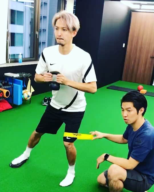 のインスタグラム：「まだまだ成長したいんだ！！ #lpbase#酒井高徳#まじでいい#筋肉力は16歳レベル#伸び代しかない#興味がある方は木暮までDMを」