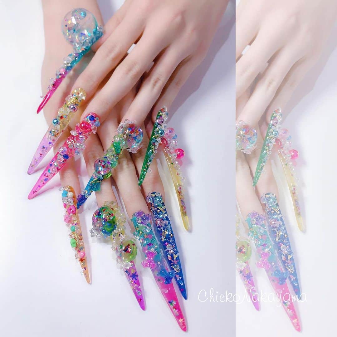 なかやまちえこのインスタグラム：「NAIL EXPOでのメインステージでの「トレンドショー」でも、デモとネイルチップ製作させて頂いておりました！⠀ 見てくださった方々ありがとうございました😳🙏🙏✨❤️ #nail #nails #nailart #ネイル #美甲 #ネイルアート  #clou #nagel #ongle #ongles #unghia #japanesenailart #manucure #네일 #젤네일 #네일아트 #네일리스트 #japanesenails #manicurist #gelnails #أظافر #longnails #スノードーム #スノードームネイル #snowdome #snowdomenails #4dnails #4dネイル」