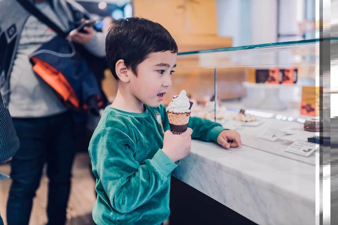 Raffi Ahmadさんのインスタグラム写真 - (Raffi AhmadInstagram)「Aa Makan Ice Cream di 🇰🇷 Ada yang mau ??? 😍 Photo by @rufusazarya」11月26日 17時39分 - raffinagita1717