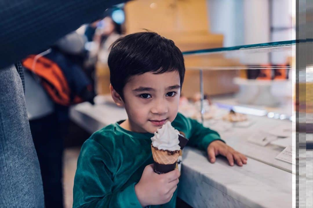 Raffi Ahmadさんのインスタグラム写真 - (Raffi AhmadInstagram)「Aa Makan Ice Cream di 🇰🇷 Ada yang mau ??? 😍 Photo by @rufusazarya」11月26日 17時39分 - raffinagita1717