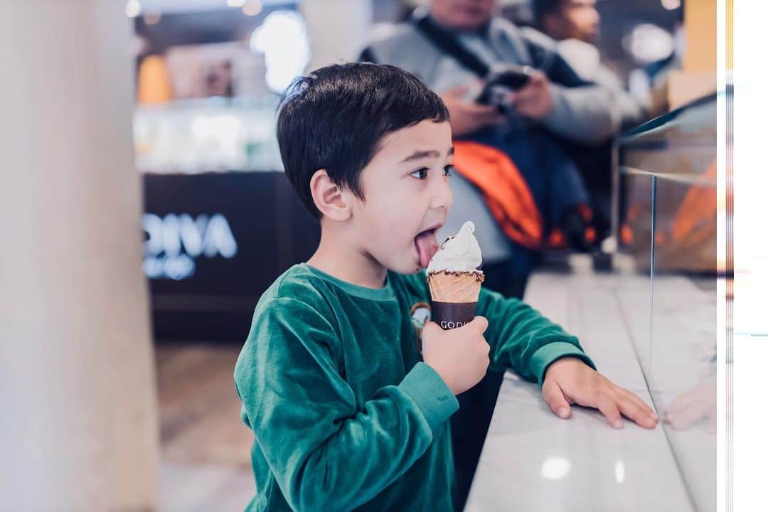 Raffi Ahmadさんのインスタグラム写真 - (Raffi AhmadInstagram)「Aa Makan Ice Cream di 🇰🇷 Ada yang mau ??? 😍 Photo by @rufusazarya」11月26日 17時39分 - raffinagita1717