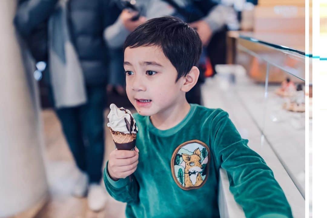 Raffi Ahmadさんのインスタグラム写真 - (Raffi AhmadInstagram)「Aa Makan Ice Cream di 🇰🇷 Ada yang mau ??? 😍 Photo by @rufusazarya」11月26日 17時39分 - raffinagita1717