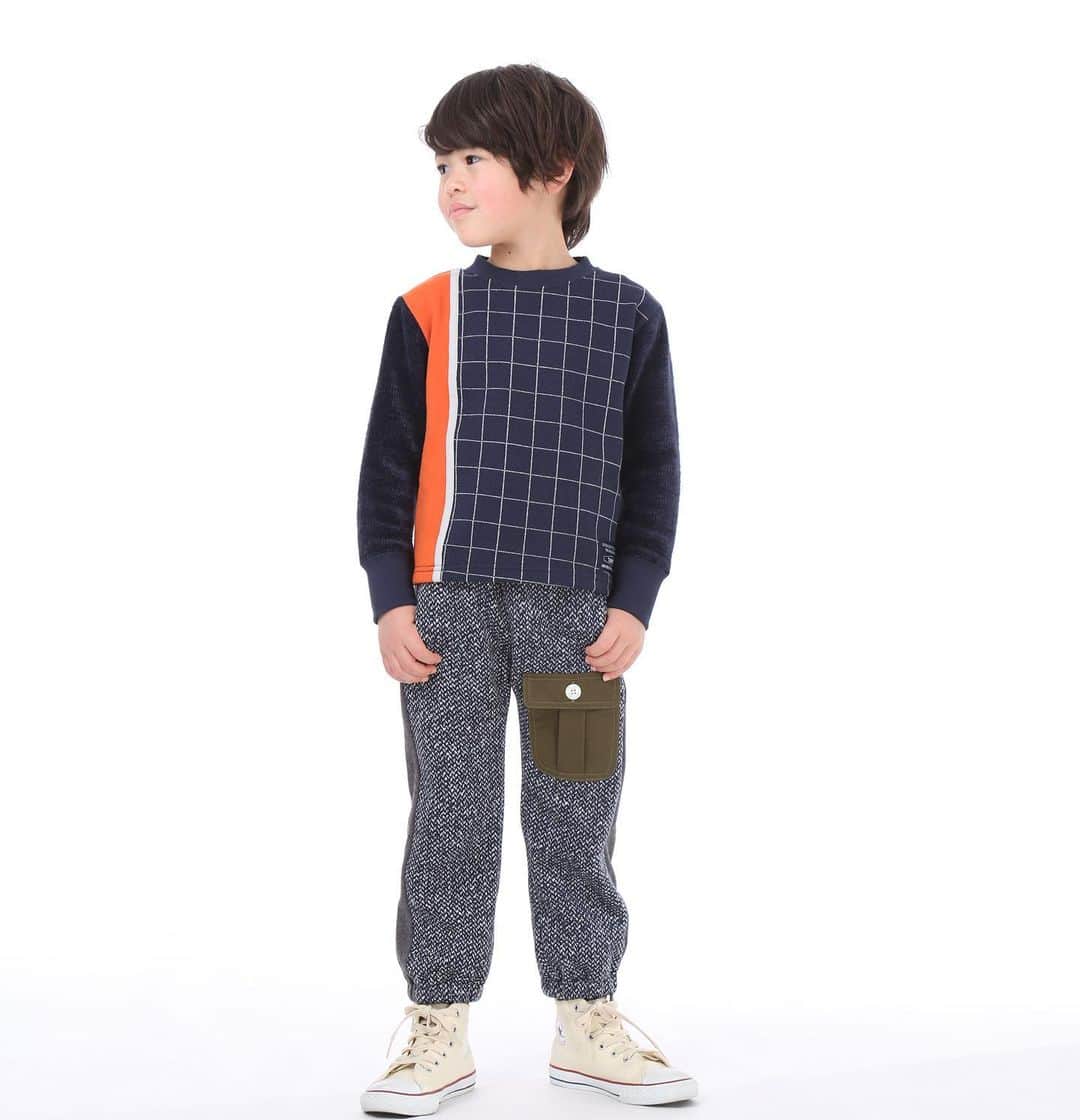 TAPPETのインスタグラム：「キッズならではの遊び心のあるデザイン😊 袖の素材がリブニットになっていて、他にはない1枚☝️ 他のキッズとはちょっと差をつけたい❗️ そんな方におすすめ❣️」