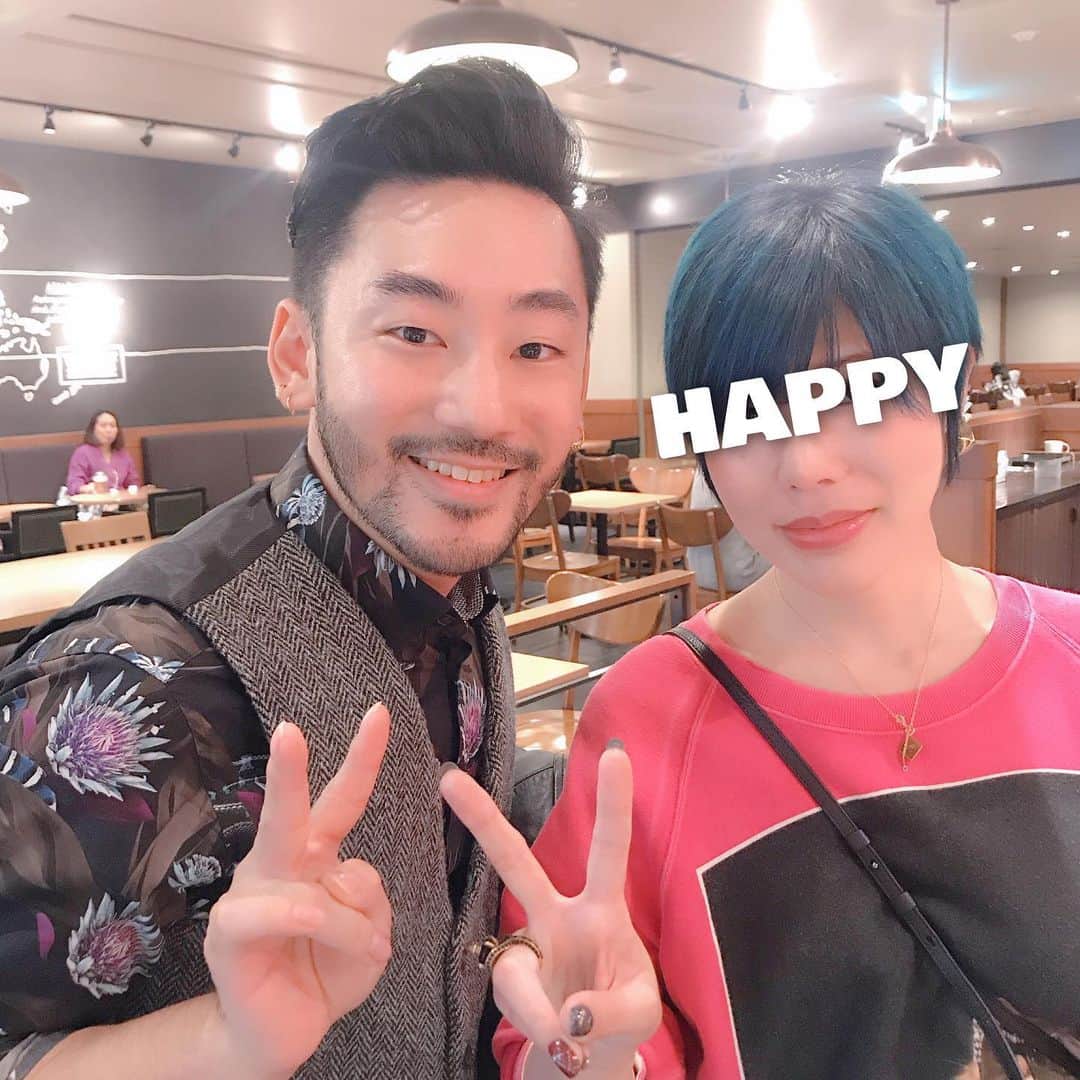 なかやまちえこさんのインスタグラム写真 - (なかやまちえこInstagram)「ネイルMAXブースにて、オリンパスのカメラのレンズキャップデコも飾っていただいてました😳💦⠀ こちらは次号のネイルMAXに掲載されるので、発売後にまたUPしますね😳」11月26日 17時33分 - chiekonakayama