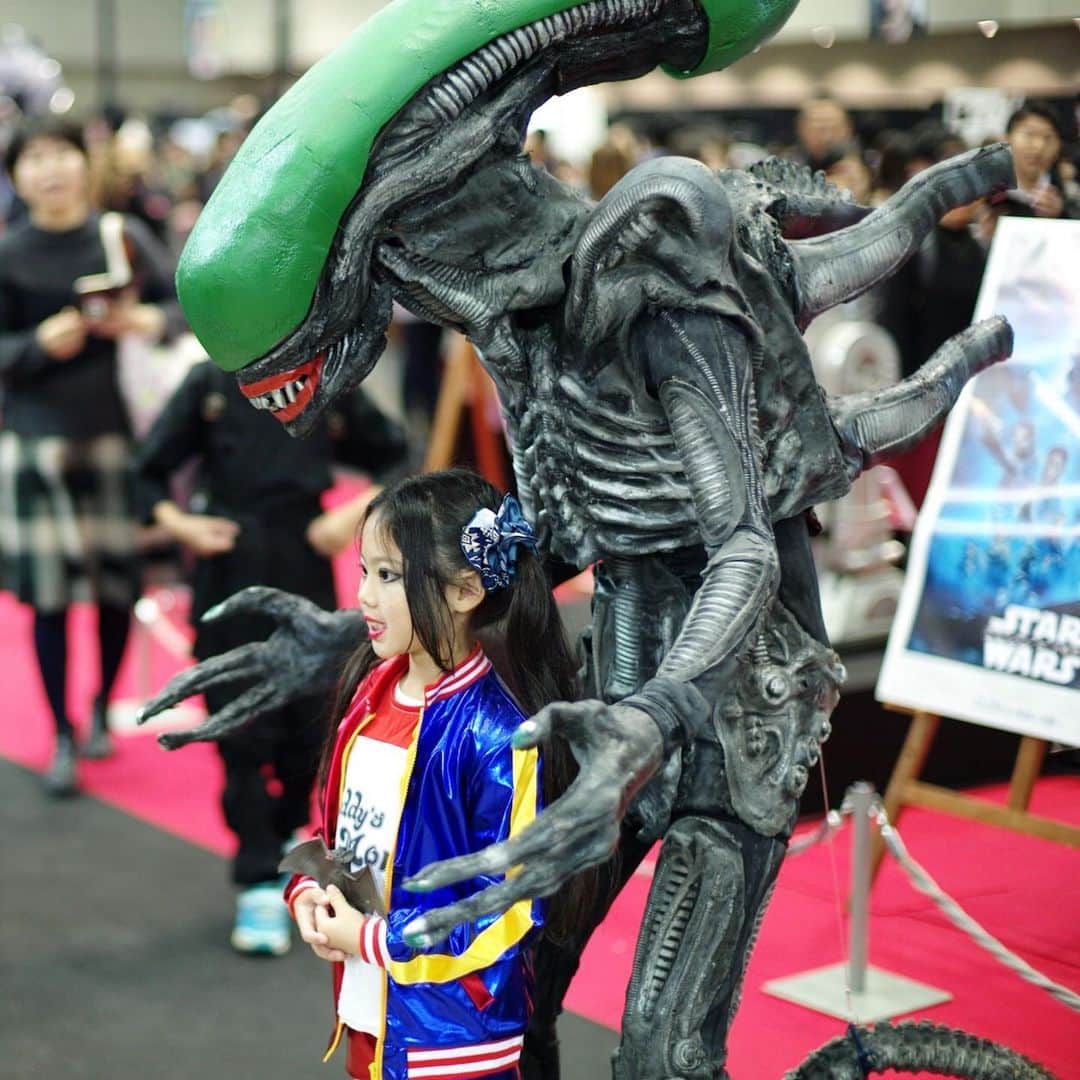 The Japan Timesさんのインスタグラム写真 - (The Japan TimesInstagram)「This past weekend was Tokyo Comic Con, where thousands of fans flocked to Makuhari Messe to buy pieces from their favorite artists and catch a glimpse of their favorite actors. There were several celebrity guests at the event — Chris Hemsworth, Jude Law, Rupert Grint and more — but the real stars may have been the hundreds of cosplayers who dressed up as famous superheroes and villains. 📸: Ryusei Takahashi (@ryuseitakahashi217) . . . . . . #Japan #Tokyo #comics #comic #Marvel #DC #spiderman #batman #TokyoComicCon #cosplay #日本 #東京 #コミックス #漫画 #マーブル #スパイダーマン #バットマン #コスプレイヤー #コスプレ」11月26日 17時47分 - thejapantimes