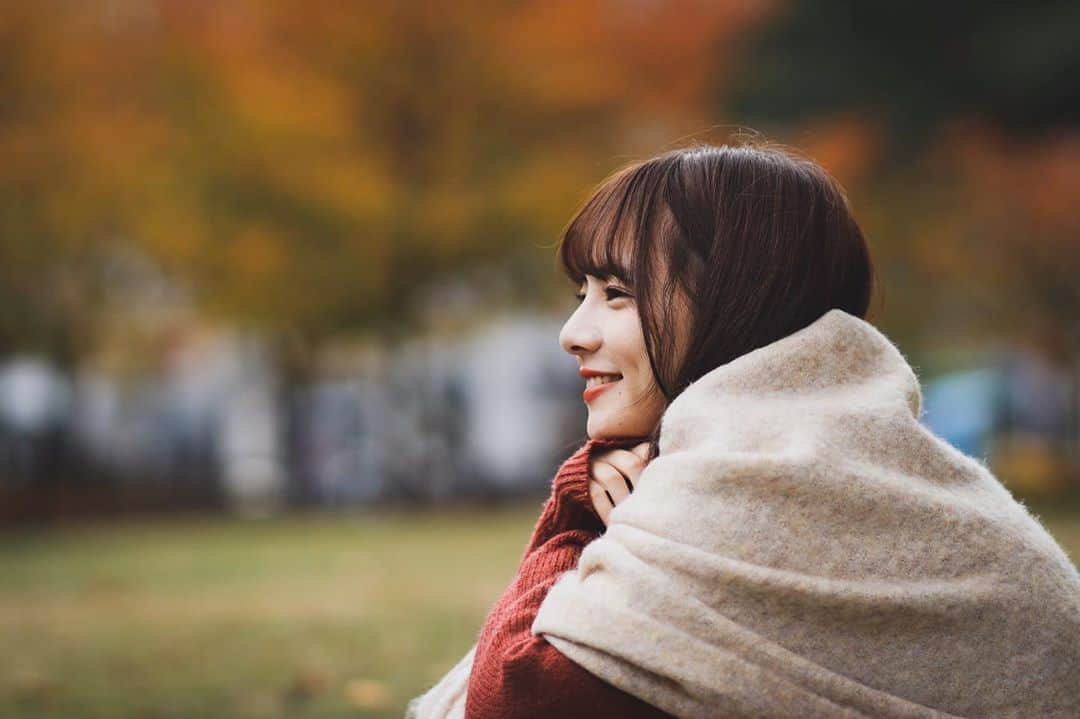 横山紗弓さんのインスタグラム写真 - (横山紗弓Instagram)「ㅤㅤ 今日も温かくて楽しかった キヤノンさんの撮影会🍁 またご一緒できますように♡ ストールは　@elegant_plus5 さんの🧣 マフラーとしても膝掛けとしても使えるし、 何より手触り。眠たくなる。 #canon #キヤノン #撮影 #撮影会 #elegant_plus5 #こんな優しい表情もできるようになったみたい」11月26日 17時41分 - 1129sym