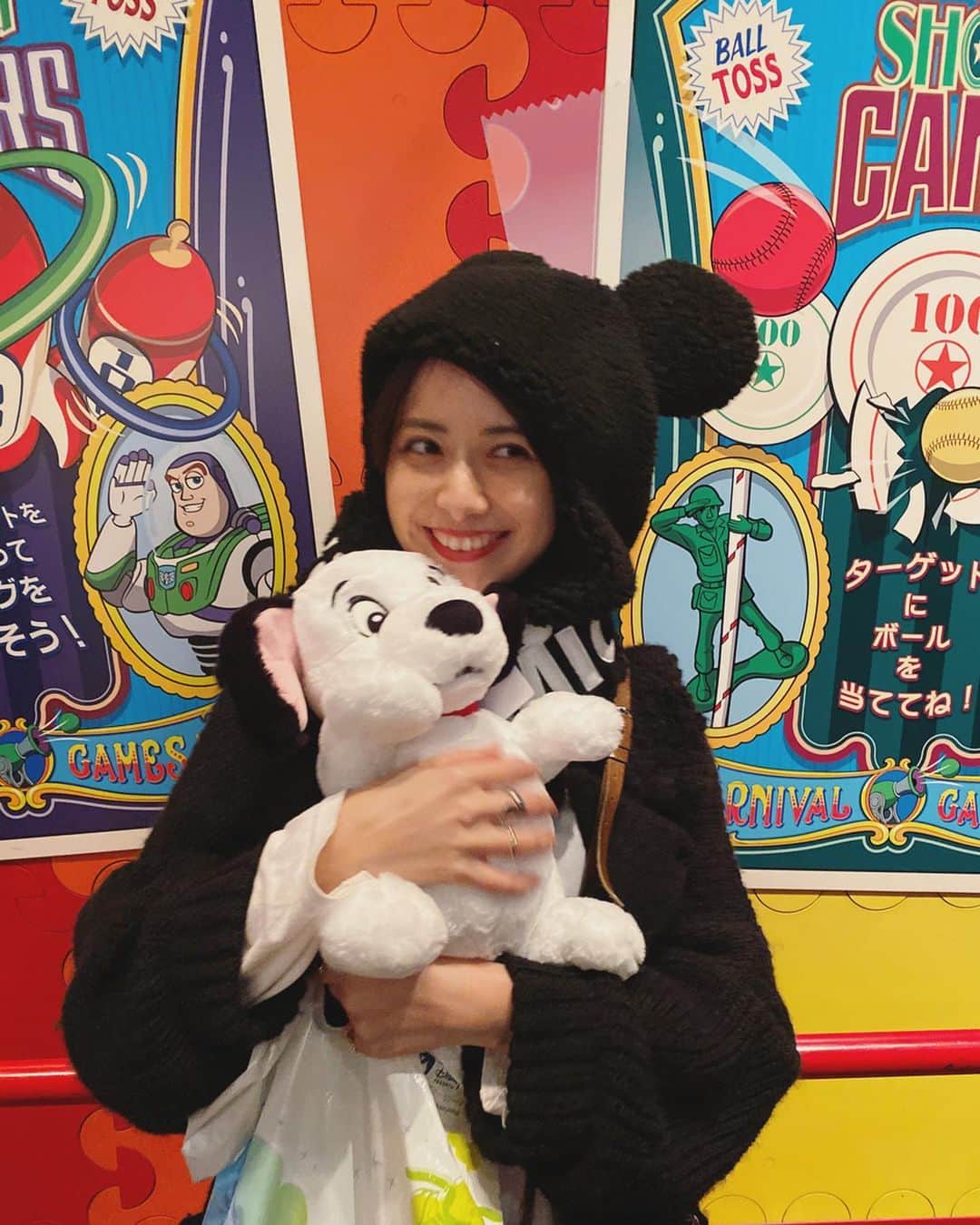 加納奈々美のインスタグラム：「ソアリンとトイマニ乗れてこの日の目標達成できた❣️ そしてこのこが可愛すぎて、連れて帰ってきた🐶  #ディズニーシー」