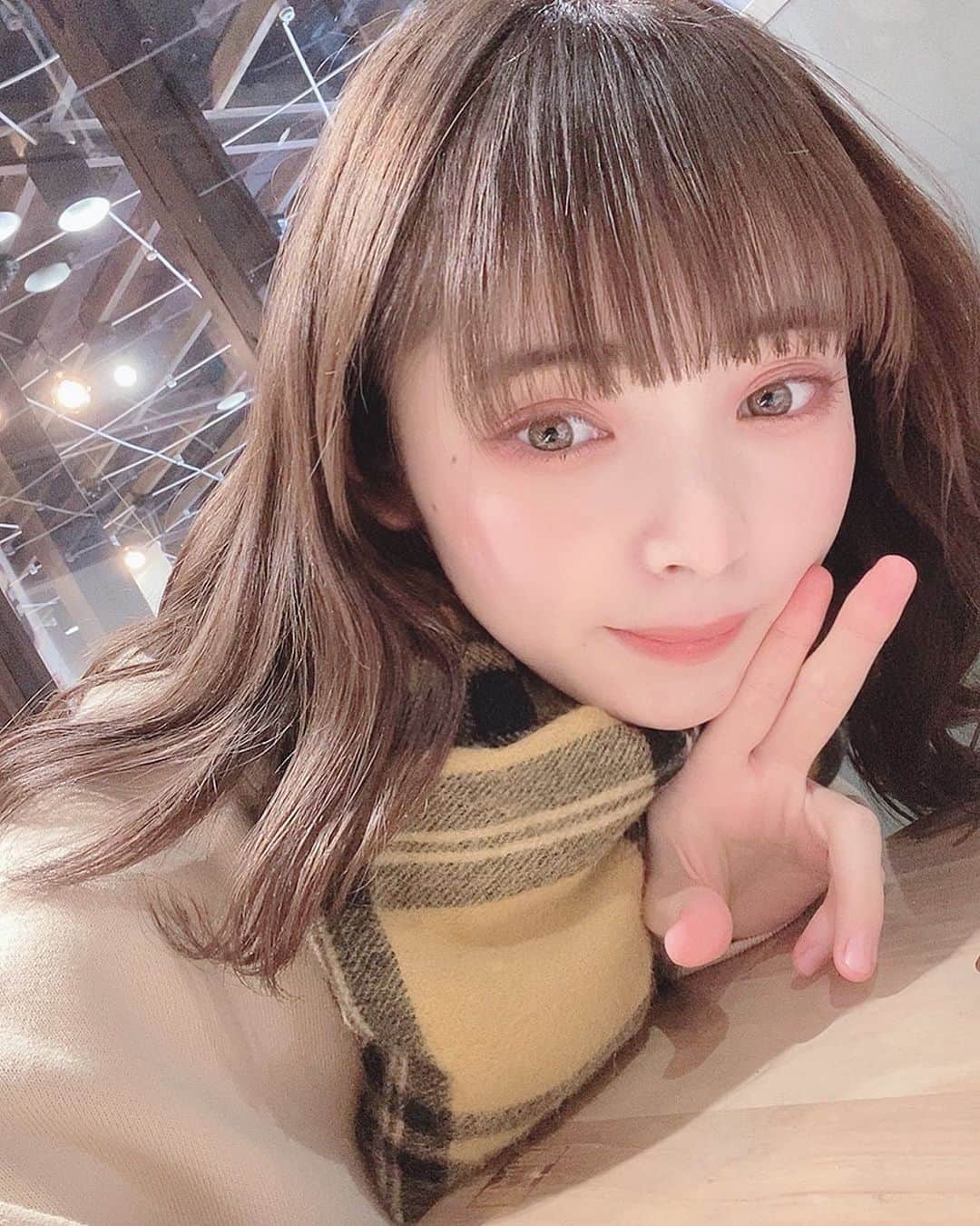 のインスタグラム：「ぴーす」
