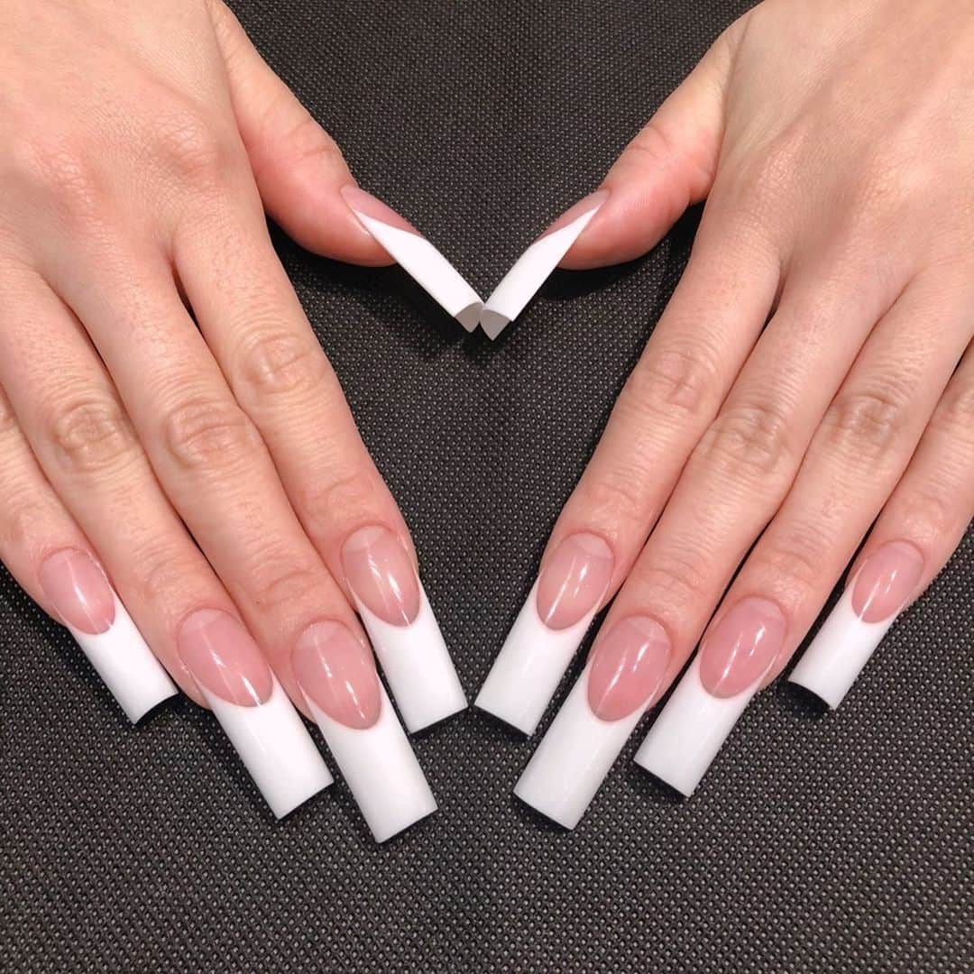 野田彩加さんのインスタグラム写真 - (野田彩加Instagram)「NAIL EXPO2019💅  練習の努力は本当尊敬するとこばかり🥺✨✨ 本番は、ゆきさんらしいフレスカで1番綺麗だったと思います💅✨♥️ ゆきさんの優しさが溢れてた☺️♥️ この1年でやってきたことが詰まってた🥺♥️♥️ 90分でアプリケーションしてたのに 2年後は90分でこんなに綺麗なフレスカ10本完成💅✨ 2年前の私達に教えたい🤣 2年後には同じ時間で完成させちゃってるんだよー😚って！！ 本当、すごいです✨♥️ @yukinail さんありがとうございました☺️♥️☺️ #nailexpo #nail #nailexpo2019  #世界選手権　#10位　#すごい #入賞　#感謝　#💅　#フレスカ #フレンチスカルプチュア」11月26日 17時57分 - aya.205