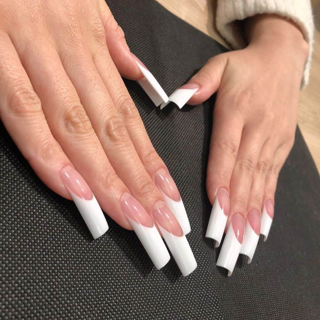 野田彩加さんのインスタグラム写真 - (野田彩加Instagram)「NAIL EXPO2019💅  練習の努力は本当尊敬するとこばかり🥺✨✨ 本番は、ゆきさんらしいフレスカで1番綺麗だったと思います💅✨♥️ ゆきさんの優しさが溢れてた☺️♥️ この1年でやってきたことが詰まってた🥺♥️♥️ 90分でアプリケーションしてたのに 2年後は90分でこんなに綺麗なフレスカ10本完成💅✨ 2年前の私達に教えたい🤣 2年後には同じ時間で完成させちゃってるんだよー😚って！！ 本当、すごいです✨♥️ @yukinail さんありがとうございました☺️♥️☺️ #nailexpo #nail #nailexpo2019  #世界選手権　#10位　#すごい #入賞　#感謝　#💅　#フレスカ #フレンチスカルプチュア」11月26日 17時57分 - aya.205