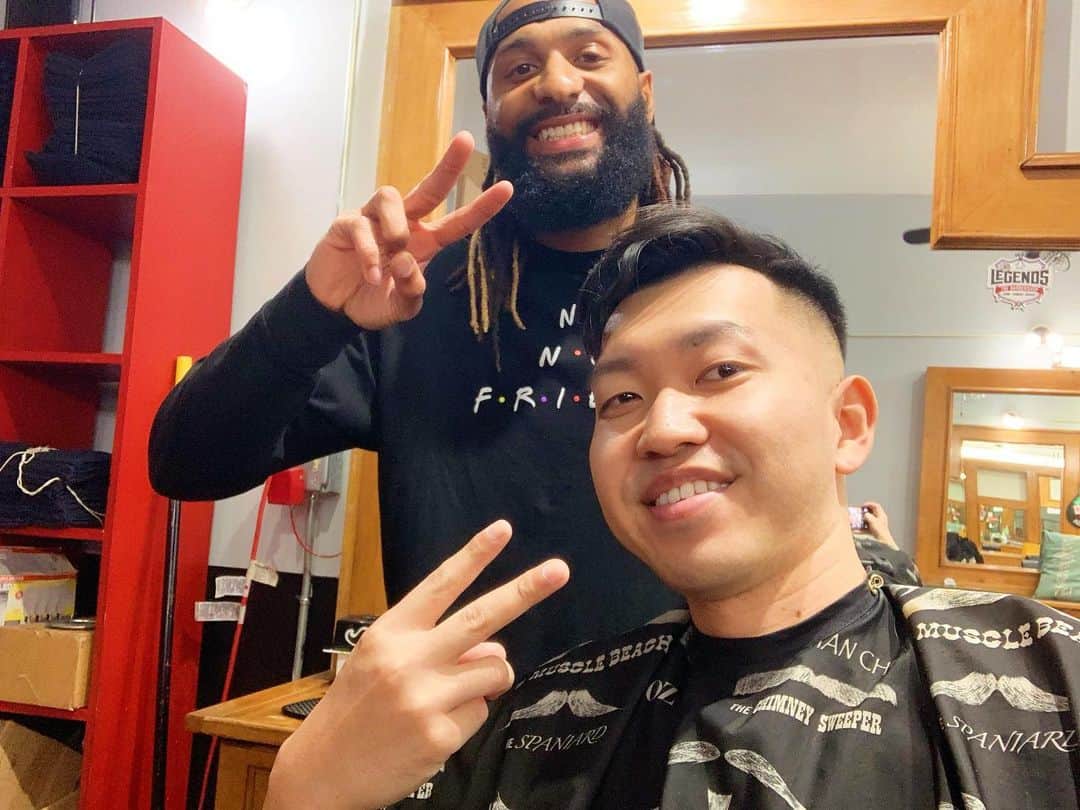 海平佑樹のインスタグラム：「先日はLAのFairfax aveにあるlegends barberにてカットしてきました💇‍♂️💈﻿ ﻿ 担当してくれたJoshはとても気さくで好きなラッパーの話で盛り上がりました笑﻿ ﻿」