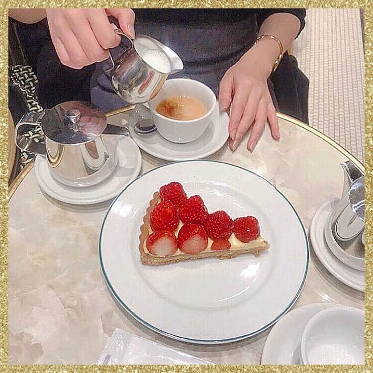 「SNOW」顔認識カメラアプリのグルメインスタ