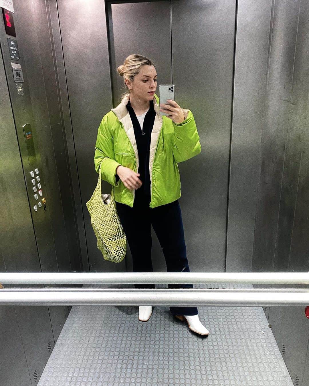 Estée Lalondeのインスタグラム：「💚 human lime re-enters the world 💚 #ELelevator #ELwears」