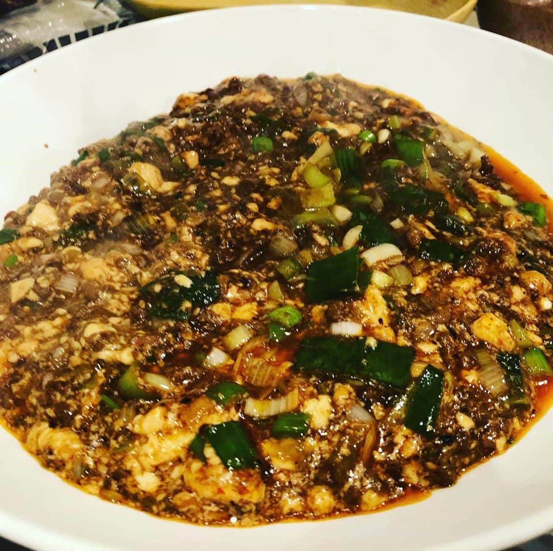 山本寛のインスタグラム：「ヤマライブ！#29の時作った麻婆豆腐。これはマジで旨かった。 #麻婆豆腐#中華料理#料理#男の料理」