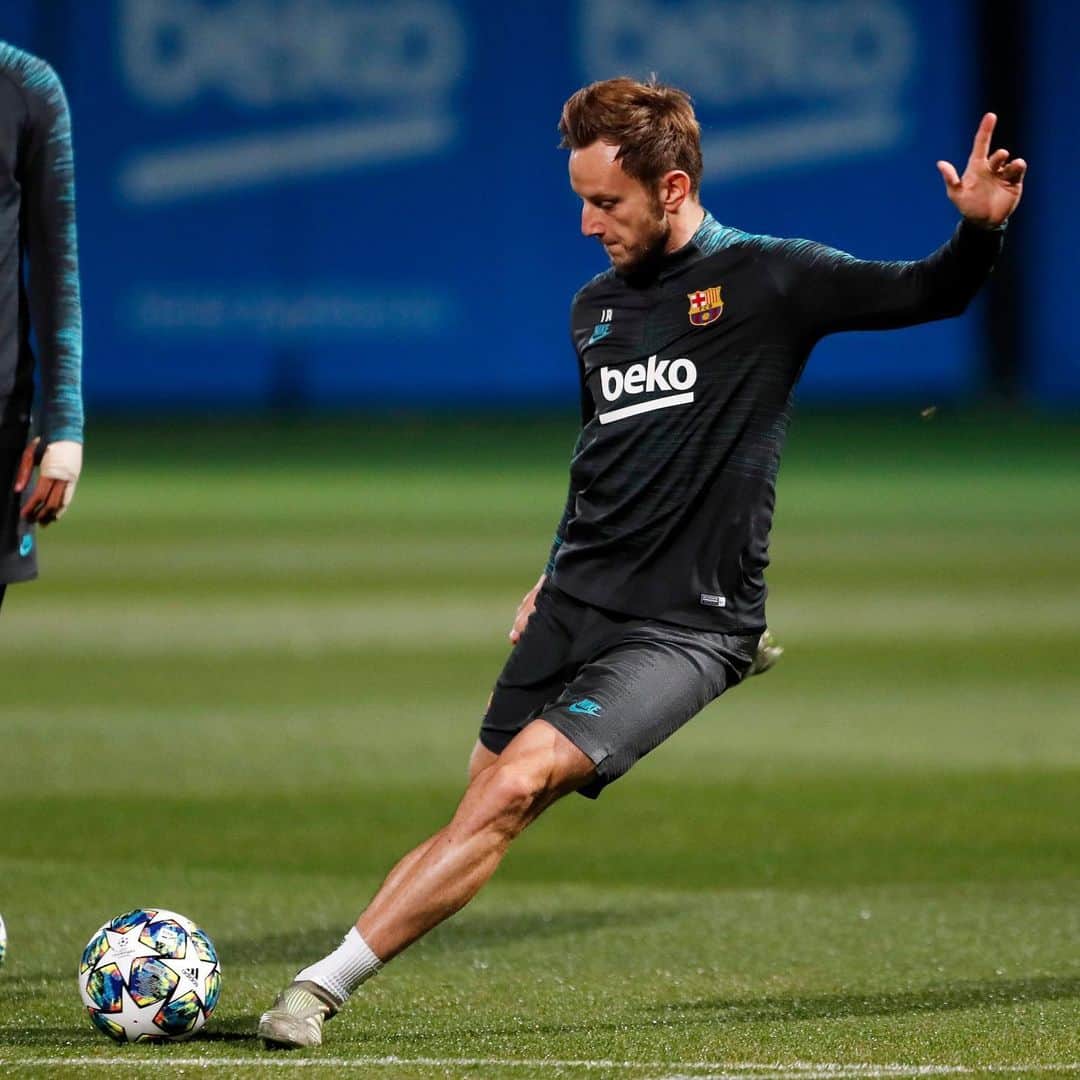イヴァン・ラキティッチのインスタグラム：「⚽️👍 @championsleague」
