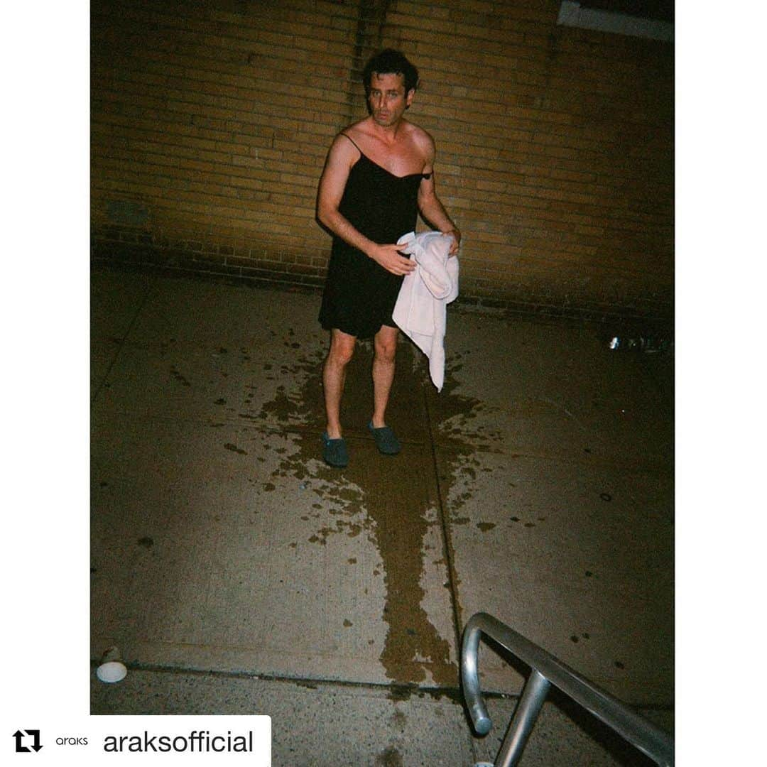 マギー・ジレンホールさんのインスタグラム写真 - (マギー・ジレンホールInstagram)「#Repost @araksofficial ・・・ Photo by Maggie Gyllenhaal of Luke Kirby ~ An outtake from our Lingerie on Film project ~  #LingerieOnFilm #Araks #MaggieGyllenhaal #TheDeuce」11月27日 5時29分 - mgyllenhaal