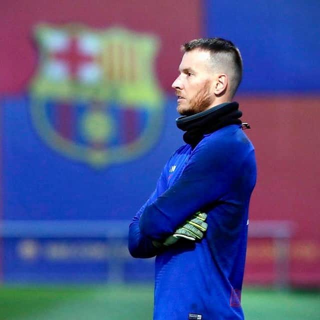 ノルベルト・ムラーラ・ネトのインスタグラム：「#ForçaBarça 🔴🔵 #championsleague」