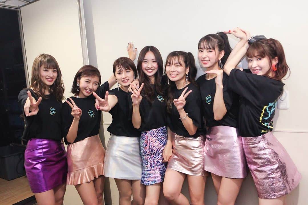 水野まいさんのインスタグラム写真 - (水野まいInstagram)「改めまして、11月24日 predia 9th anniversary tour 2019 [SHINKA] FINAL presented by LIVE DAM Ai ありがとうございました😊❤️. . . 11月24日は進化の日という凄い偶然🥺♥️. . . この日はいつものライブより緊張してました。いい意味でね。9年間頑張ってきたから今があるんだなって。いつもそんなことを感じながら歌うとすぐ涙腺が崩壊してしまうんですが、、、笑。  でも今回は珍しくDiaLoveをやって最初の頃を思い出しました。 prediaとして初めやった曲だからとても思い入れがあるけど、サビの「手を繋いでさ登ってゆこう」とか「大丈夫乗り越えて行けるから」って言葉がもう、、、。 メンバー、スタッフさん、ファンの皆で手を取りあって登っていっていけば、まだまだ乗り越えて行けるなって。そんなことをライブをしながら感じてました。MCの時はこのようなことを言いたかったのですが言葉足らずだったかもなので追記です。🥺 . . そしてツアーファイナルで新メンバーの"あのん" @anon_551 が加入しました☺️❤️. . . これから7人体制で目標の東京ドームに向けて頑張ります😊❤️. その前にあかねが言ったように武道館をまず実現させる為に頑張っていきます😆❤️. これからも応援よろしくお願いします🥺❤️ . ライブも最高でしたが、終わった後の特典会はとても幸せな時間でした☺️💓 本当にありがとう☺️💓 水野頑張ります🥺💓. . . #live #predia #livedam  #photography #photo #livephotography #livephoto #instagood #instagram #instalike #me #idol #love #thankyou #follow  #第一興商 #ライブ #衣装 #アイドル #ミディアムヘア #ミディアムボブ #ツアーファイナル #ツアー #楽しかった #楽しかったね #最高 #9周年 #おめでとう #おめでとう㊗️ #がんばろう」11月26日 21時13分 - predia_mizuno_mai