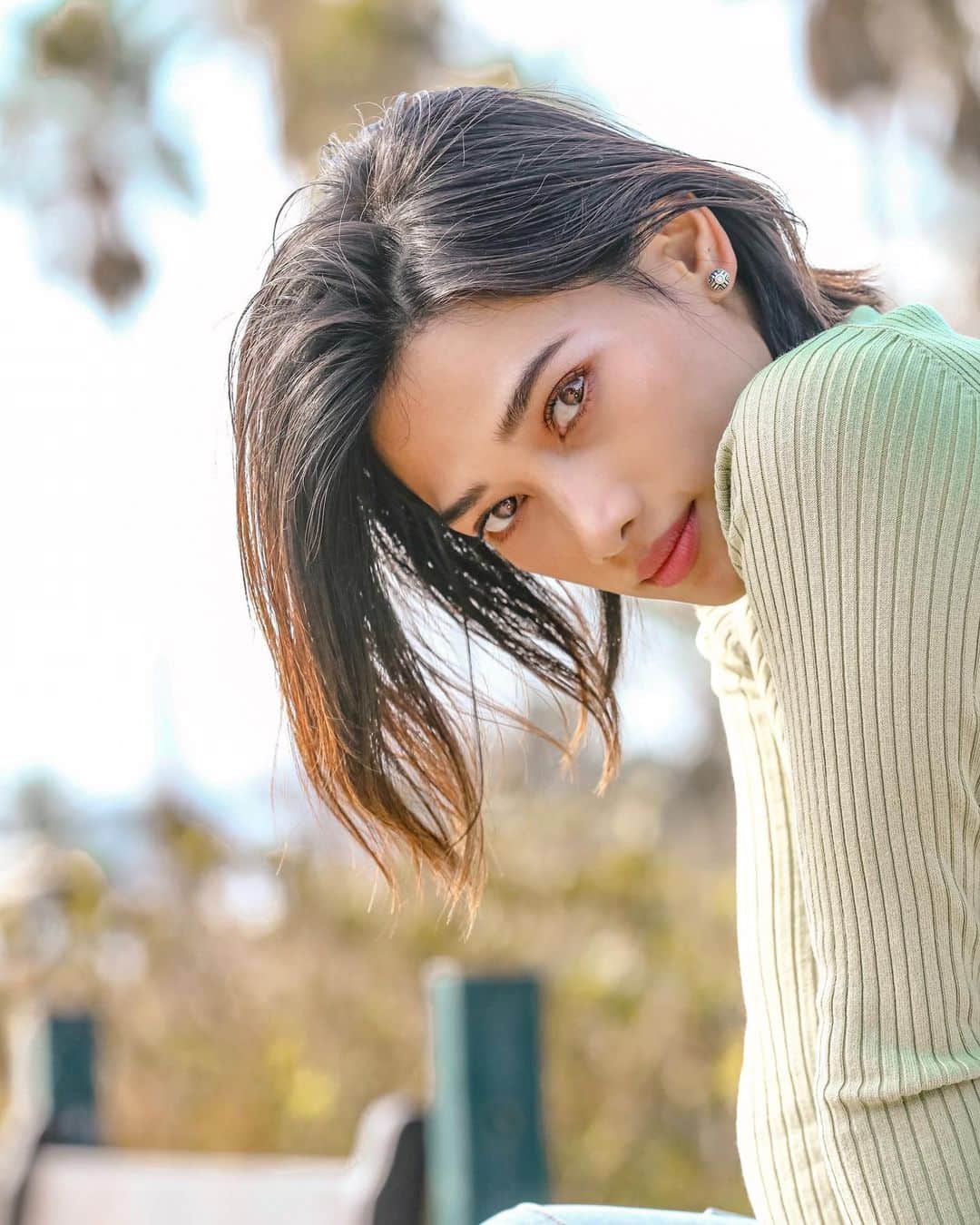 yeNahさんのインスタグラム写真 - (yeNahInstagram)「𝙨𝙬𝙞𝙥𝙚してね🤍﻿ ﻿ ﻿ ﻿ ﻿ If you ever meet someone who makes your life flow easier and makes you laugh like a lot, keep them. That's all you need.﻿ ﻿ ﻿ 🧚🏼‍♀️edited with @haneypresets #haneypresets﻿」11月26日 21時20分 - haney8859