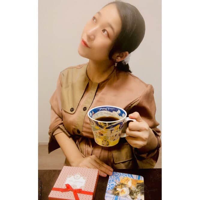 世手子さんのインスタグラム写真 - (世手子Instagram)「Last month,I ate a little coffee cookie during break time٩(๑❛ᴗ❛๑)۶ Spending a relaxing time without stress(*´ω｀*) Thank you everyone for your kind comments(*≧∀≦*) https://sp.pointi.jp/campaign/nestle_winter_proof/ @pointincome_official #臨月 予定日までもうわずかー！ ノンストレスでゆったりとした時間を過ごしてます=(^.^)= そんな日々は #ポイントインカム 見てたよ♪( ´▽｀) ポイントインカムへの登録は簡単3分程度でできちゃいます٩( 'ω' )و ポイントインカム経由でネスレの定期便を申し込むと40,000円分のポイントがもらえるんだって？！ 基本今はノンカフェインだけど、出産後は多分めっちゃコーヒー飲むだろうから嬉しい特典みつけてしまった（^人^） 新発売の #スターバックス商品 やネスレ、P&G #アリエール など、#Calbee #フルグラ 、 #FANCL #カロリミット などの人気商品を初回分は最大55,000円分お得に購入でちゃうのはこれからの時期いいね♪(*^^)o∀*∀o(^^*)♪ 他にもネスレのコーヒーマシン #無料レンタル やネスカフェマグカップが100名に当たるキャンペーンなどなど 時間がある今見てしまった(｡-_-｡) これから不安や楽しみでドキドキだけど、無事産めるよう応援してて欲しいです☆〜（ゝ。∂）」11月26日 21時22分 - rojide