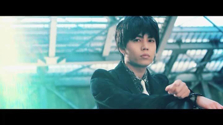 岩岡徹のインスタグラム：「New Single【BACK TO BACK】 11.28 0:00 Music Video drop on YouTube.  #da_ice #backtoback」