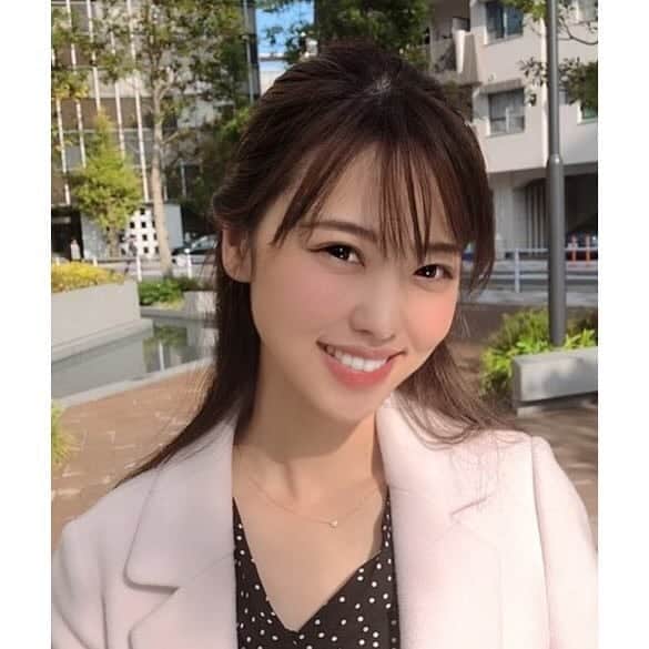 のインスタグラム：「毎日寒い日が続いてて、この時期本当に気になるのが、肌トラブル💦 . 乾燥のせいか肌トラブルが気になってたので、モデル友達からも絶大な人気をほこる@salonvary_official で水玉リフティングをしてもらったよ♡ . 美顔器のような機械でお肌をクルクルとしていくだけなのに、終わった瞬間から肌がもっちもちになってて、むくみやたるみまでもスッキリしてくれるから、本当に驚き✨ . ニキビとかにもすっごくいいみたいだし、私の乾燥肌も生き返ったみたい💕 . ヨーロッパ、韓国のクリニックでは人気のドイツ製マシン♪ ぜひ、試してみてほしいな☺ . #水玉リフティング #salonvary #ハイパーナイフ #小顔 #恵比寿エステ #beauty #肌荒れ #肌ケア #beautysalon #エステサロン」