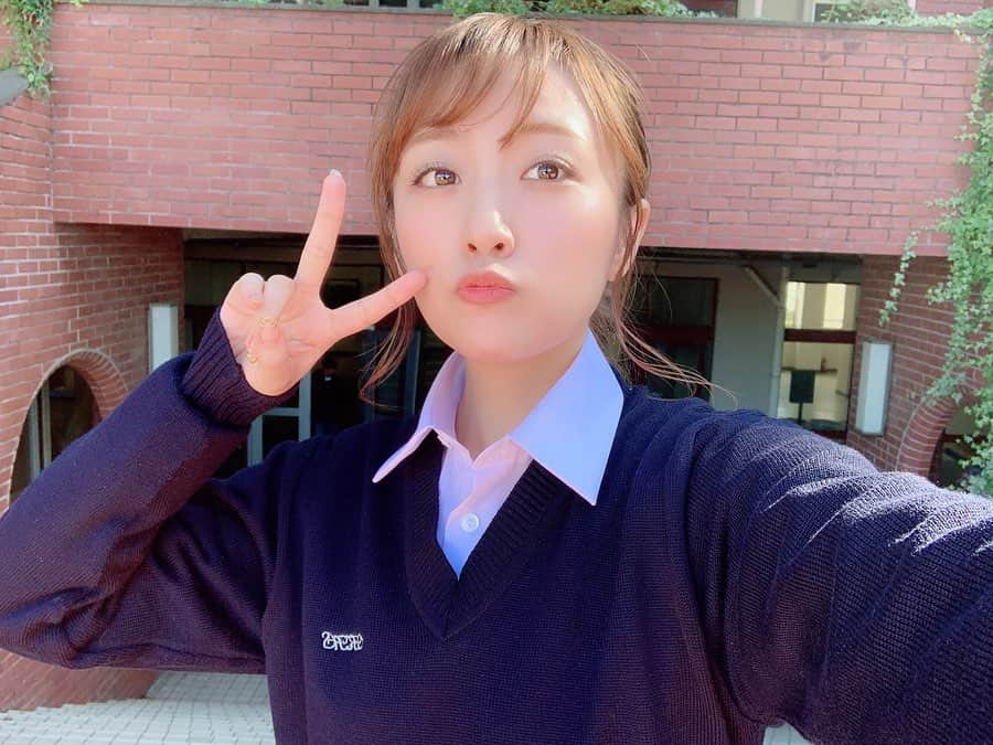 高橋みなみさんのインスタグラム写真 - (高橋みなみInstagram)「明日１１月２７日放送の フジテレビ「BACK TO SCHOOL」に出演します✨  ２１：００〜２２：４８の放送です☺️ ぜひご覧くださいー！  制服久しぶりに着た😗  #BACKTOSCHOOL #フジテレビ #tv」11月26日 21時53分 - taka37_chan