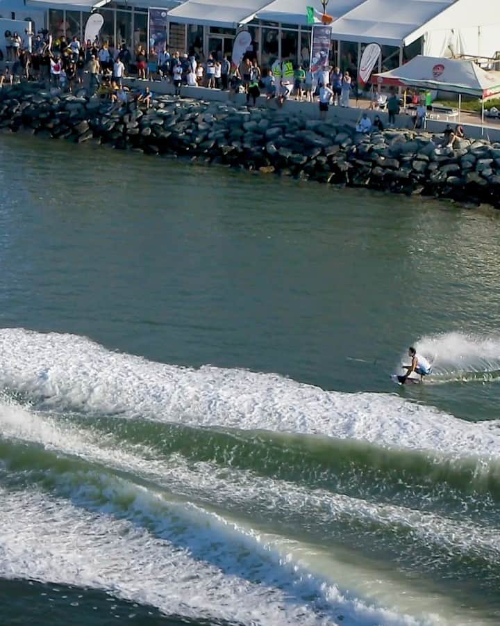 のインスタグラム：「Back to Orlando🌴🇺🇸 Here is the 🚁 clip from my @iwwfed WORLDS finals run!! Can’t wait to start film bunch of clips on winter season⛄️」