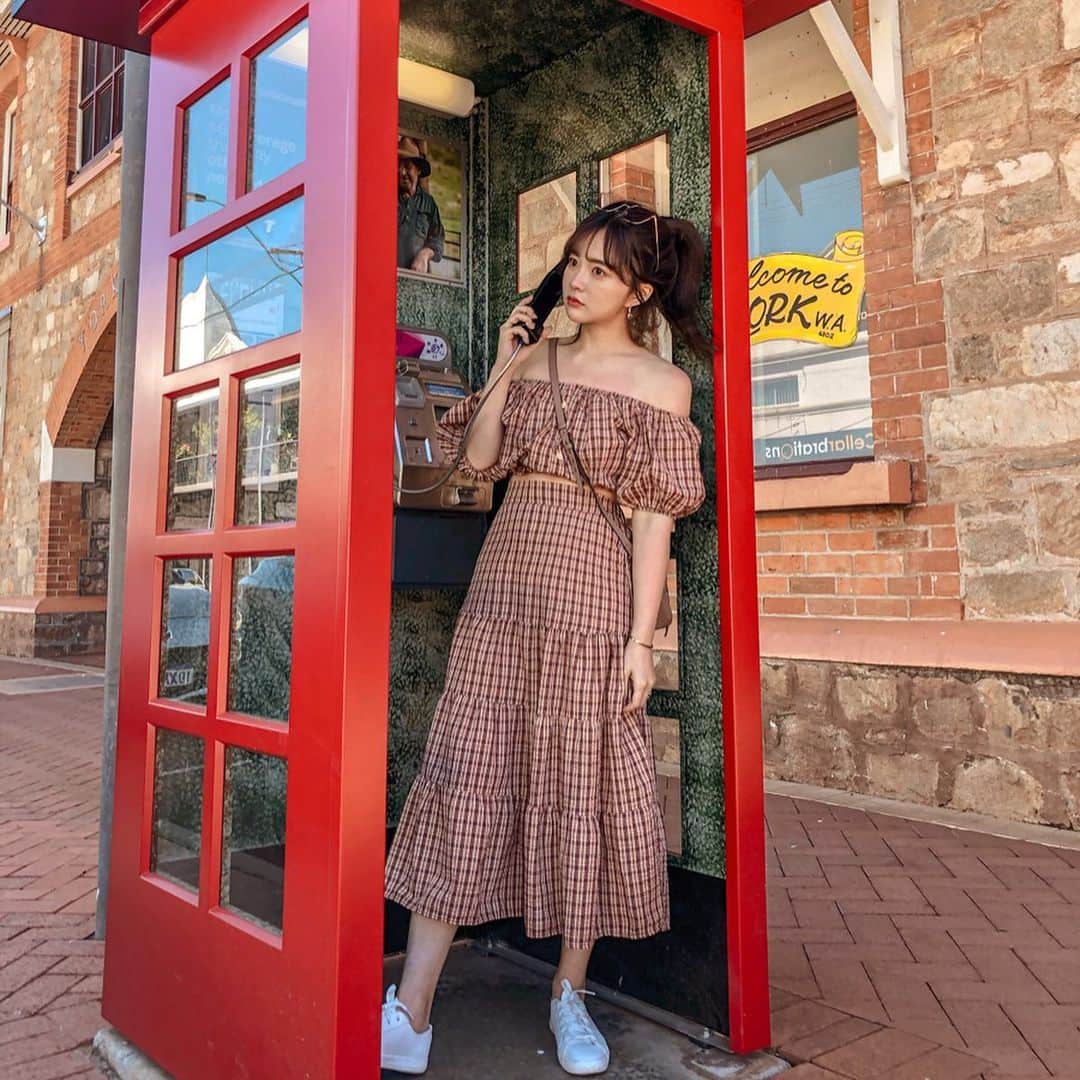 柯柯YELIZのインスタグラム：「還有超可愛的電話亭☎️ 太好拍都很想發😻 好喜歡這裡👏👏」