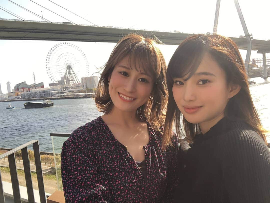 保坂玲奈さんのインスタグラム写真 - (保坂玲奈Instagram)「Ｕ Ｓ Ｊ 🎄 . ユニバーサル・スタジオ・ジャパンで 大好きなハリーポッターエリア♡ . ホグズミード村で日本限定 クリスマスバタービールカップで @aozoraと乾杯❤ . ハリーポッターの世界に入れた気分🥰 クリスマスシーズンのユニバ楽しいな😳 . . 宿泊はUSJオフィシャルホテルとして 11/13にオープンしたばかりの "LIBER HOTEL AT UNIVERSAL STUDIOS JAPAN" へ。 . USJが見えるお部屋でテンション上がった❤ 露天風呂まであるスパや、 広々としたレストラン、 川沿いのテラスなど 心地の良い素敵なホテルでした✨ . . . @universal_studios_japan #USJ #ユニバ #大阪 #オフィシャルホテル #pr #クリスタルクリスマス」11月26日 22時38分 - __renao_0707