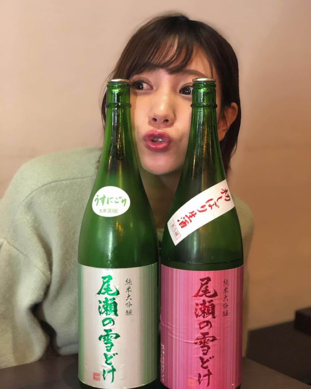 高野祐衣さんのインスタグラム写真 - (高野祐衣Instagram)「『尾瀬の雪どけ』﻿ ﻿ いつ飲んでもどれ飲んでも﻿ 素晴らしい！おいしい！﻿ ジューシーでフルーティーで﻿ 味のり抜群✨﻿ ﻿ どちらも美味しすぎて間から﻿ ひょっこりさせてもらいました🍶﻿ ﻿ ﻿ ﻿ ﻿ #日本酒 #日本酒女子﻿ #尾瀬の雪どけ #龍神酒造 #群馬県﻿ #純米大吟醸 #オゼユキ﻿ #唎酒師 #ゆいぽんしゅ」11月26日 22時41分 - yuipooon12_06