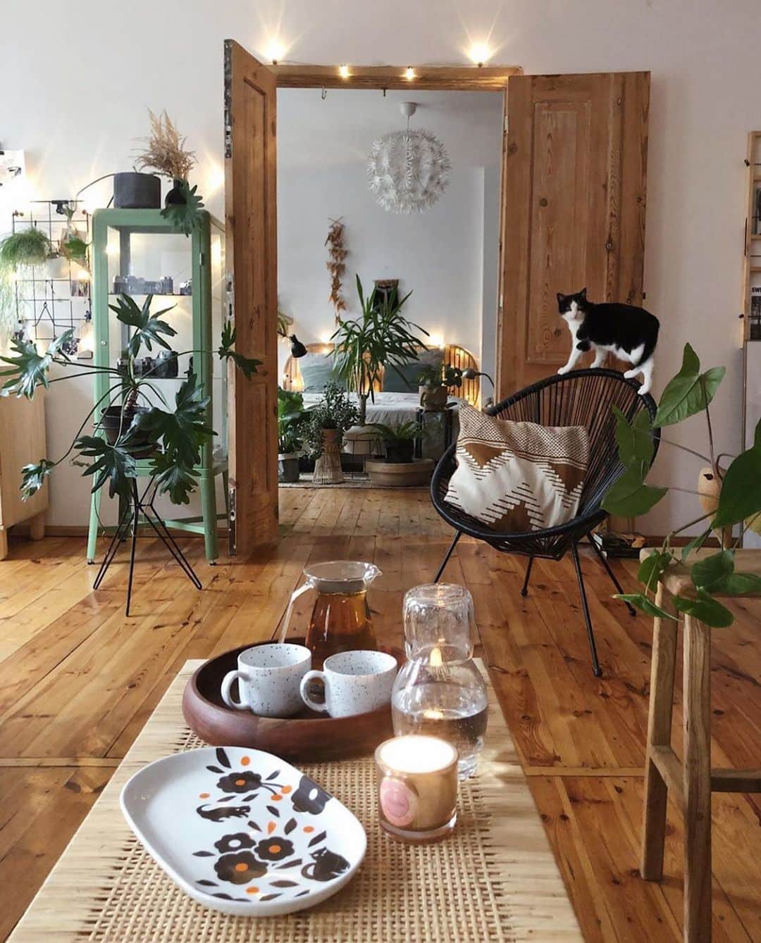 My Interiorさんのインスタグラム写真 - (My InteriorInstagram)「Tea ☕️ any one? Such a cozy living room to enjoy your day in Poland 🇵🇱 by @roomor_」11月26日 23時00分 - myinterior