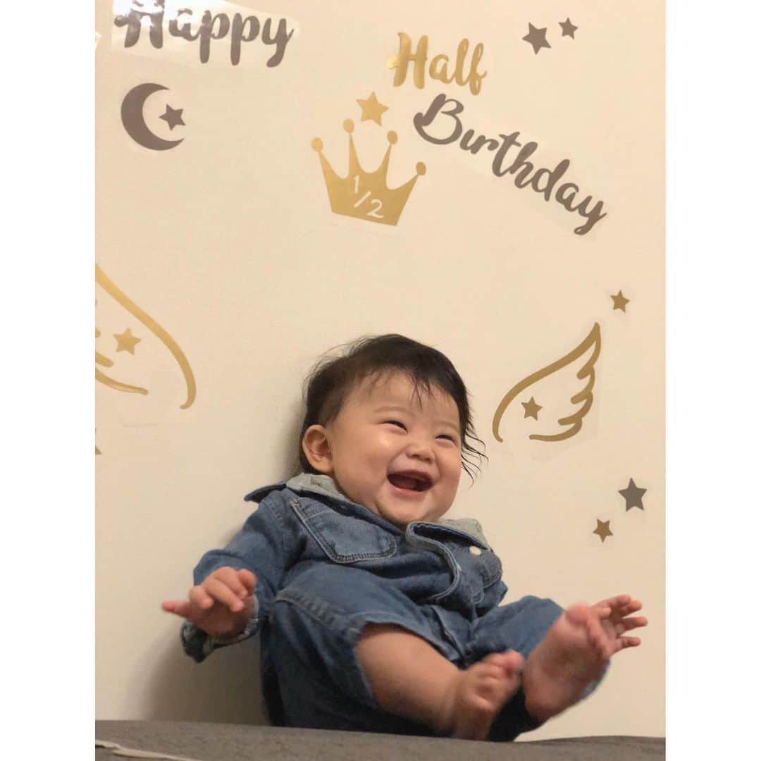 のインスタグラム：「﻿ ﻿ ﻿ xoxo❤️﻿ ﻿ ﻿ ﻿ ﻿ ﻿ ﻿ ﻿ ﻿ ﻿ #ハーフバースデー﻿ #ママ一年生　#0歳児ママ　﻿ #都内ママ　#男の子ママ　#親バカ部ig_baby #令和ベビー」