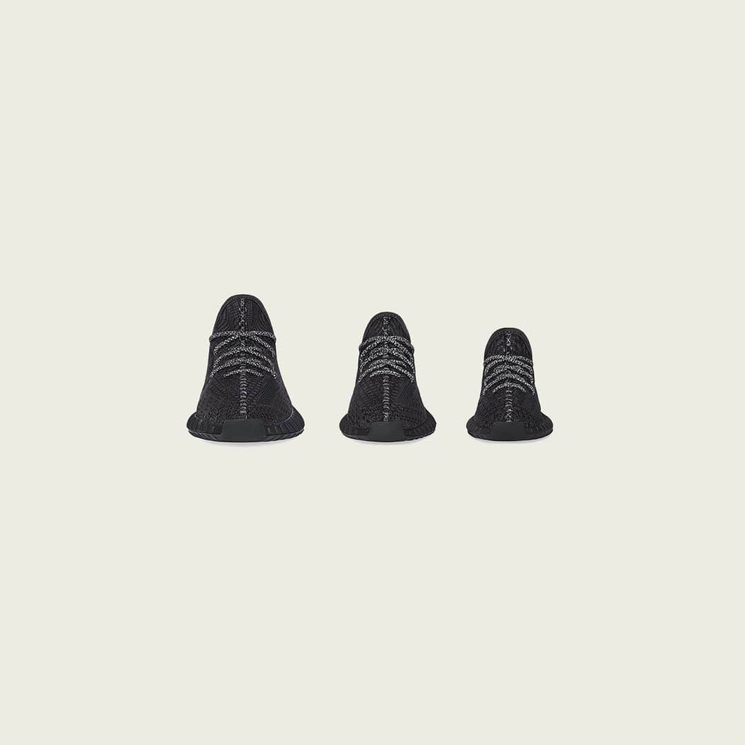 adidas Originalsさんのインスタグラム写真 - (adidas OriginalsInstagram)「YEEZY BOOST 350 V2 BLACK. AVAILABLE NOVEMBER 29 AT ADIDAS.COM/YEEZY AND ON THE ADIDAS APP IN THE US AND EUROPE.」11月27日 0時31分 - adidasoriginals