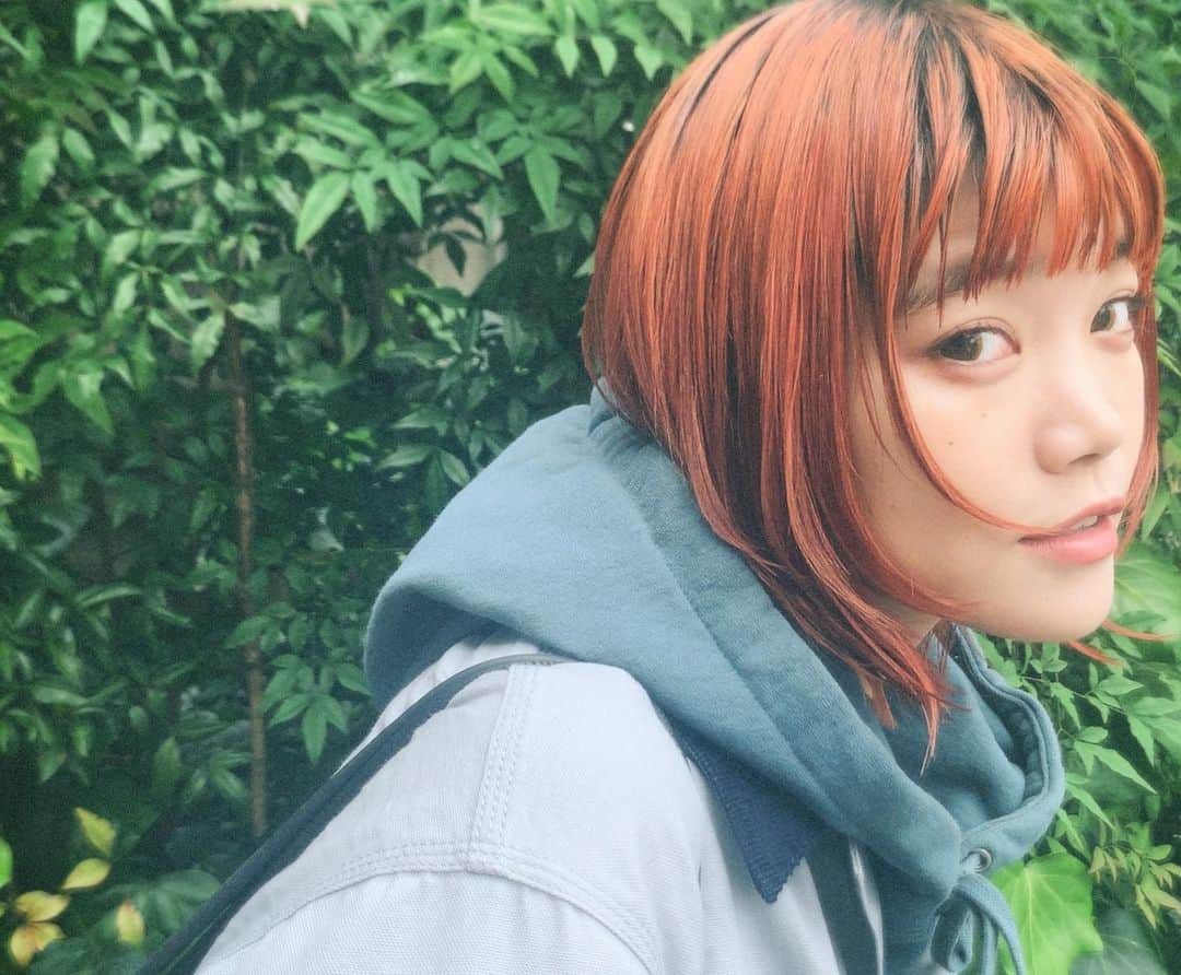のインスタグラム：「かわいいチッチさん今回はオレンジに顔まわりは短くして全体も軽めに🍊（ファンの方のチッチさん呼びがかわいくて） またかわいー服着てた！ #lysa_yuki  #セントチヒロチッチ  #bish」