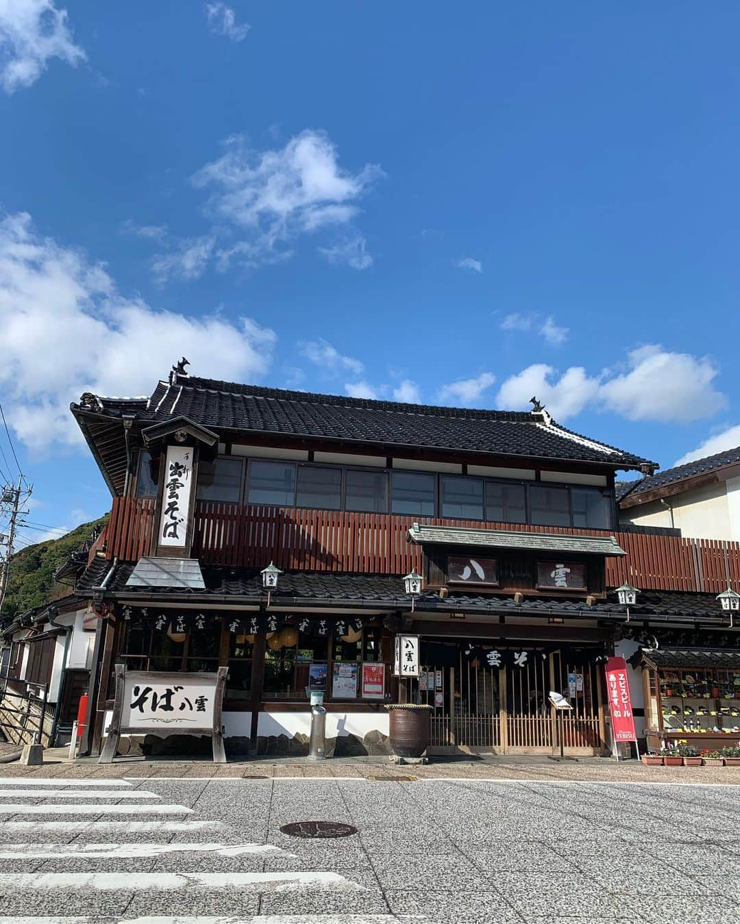 チアコマさんのインスタグラム写真 - (チアコマInstagram)「﻿ ﻿ フジドリームエアラインズで出雲の旅♡﻿ こないだは八重垣神社UPしたので﻿ 今回は出雲大社UPする📷♡﻿ ﻿ 飛行機で行くとほんとに近い！✈️﻿ 出雲の旅は﻿ 12月に1泊2日でお得に行けるらしいよ❤️﻿ 詳細はFDAの公式ホームページにも﻿ 載ってた！♡﻿ ﻿ 出雲は食べ物も美味しかったし、﻿ 楽しかったから、﻿ 次は泊まりでゆっくり行ってみたいなぁ🤤♡♡﻿ ﻿ #ひょいと出雲﻿ #フジドリームエアラインズ﻿ #八重垣神社﻿ #出雲大社﻿ #PR﻿ #出雲 #izumo #izumotaisha  #旅行 #女子旅 #trip #travel #japantrip #神社 #神社巡り #島根旅行  #島根 #島根観光 #shimane #shimaneprefecture」11月27日 0時33分 - chia_koma