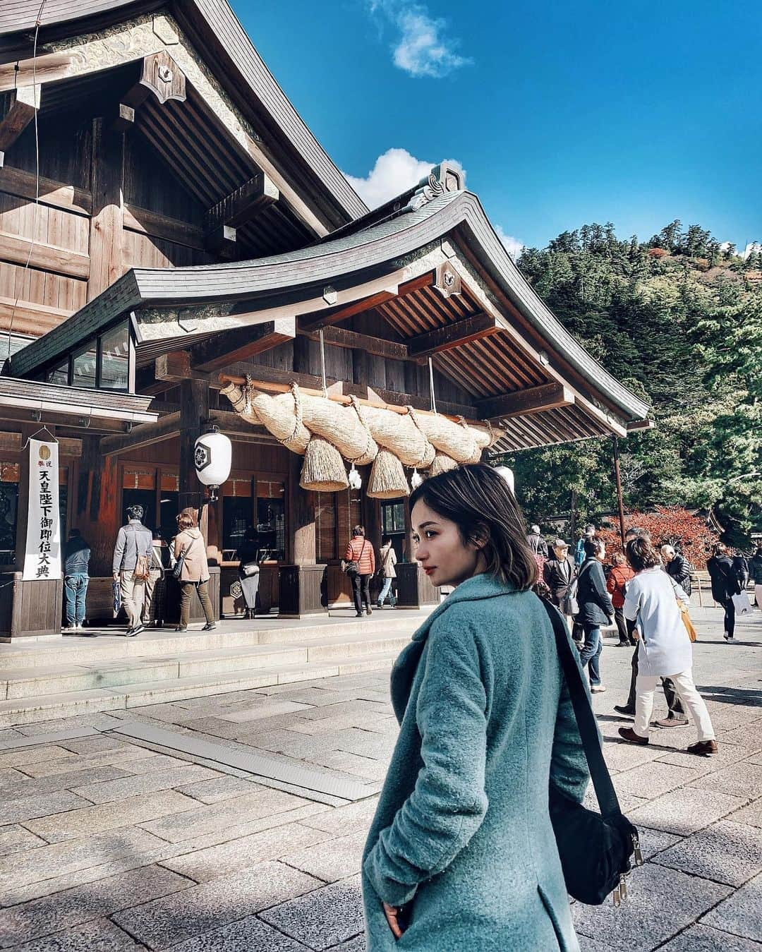 チアコマさんのインスタグラム写真 - (チアコマInstagram)「﻿ ﻿ フジドリームエアラインズで出雲の旅♡﻿ こないだは八重垣神社UPしたので﻿ 今回は出雲大社UPする📷♡﻿ ﻿ 飛行機で行くとほんとに近い！✈️﻿ 出雲の旅は﻿ 12月に1泊2日でお得に行けるらしいよ❤️﻿ 詳細はFDAの公式ホームページにも﻿ 載ってた！♡﻿ ﻿ 出雲は食べ物も美味しかったし、﻿ 楽しかったから、﻿ 次は泊まりでゆっくり行ってみたいなぁ🤤♡♡﻿ ﻿ #ひょいと出雲﻿ #フジドリームエアラインズ﻿ #八重垣神社﻿ #出雲大社﻿ #PR﻿ #出雲 #izumo #izumotaisha  #旅行 #女子旅 #trip #travel #japantrip #神社 #神社巡り #島根旅行  #島根 #島根観光 #shimane #shimaneprefecture」11月27日 0時33分 - chia_koma