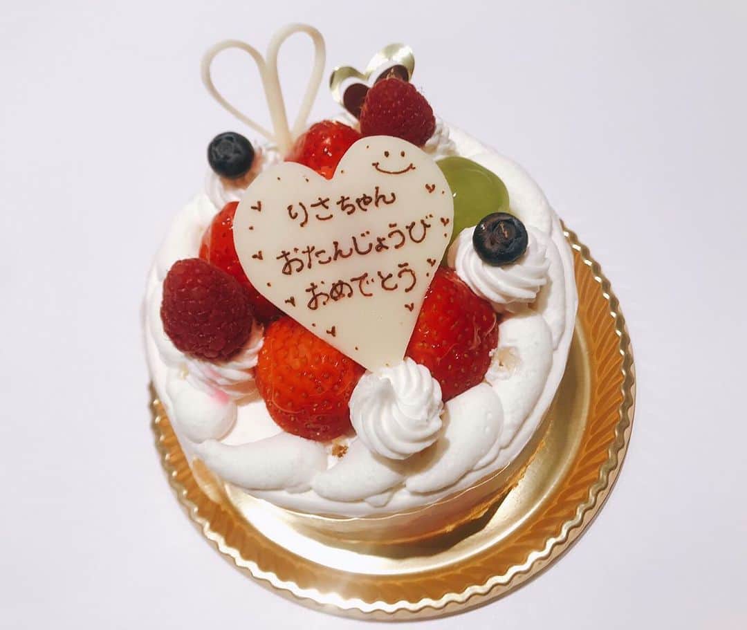 のインスタグラム：「FM802でもお祝いしてもらったよ😊✨ #802わんだー #🦄」