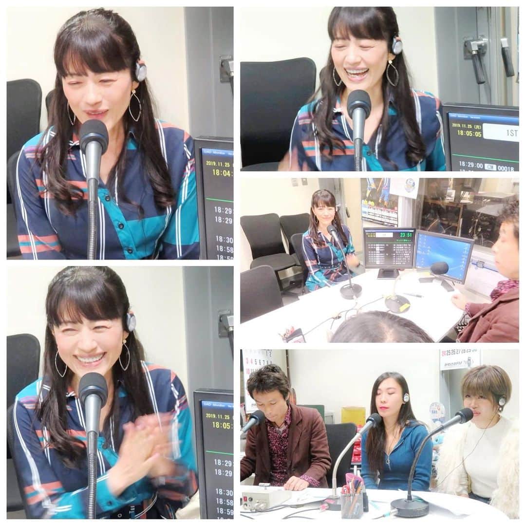 うちやえゆかさんのインスタグラム写真 - (うちやえゆかInstagram)「25日かわさきFMさんにお邪魔させていただきました♫﻿ 2番組続けて1時間の出演。 6名のアーティストのみなさんと音楽のことや、﻿ アニメのことなどなどお話しをさせていただきました。﻿ たくさんの写真を繋いでまとめてくださいました！﻿ 楽しかった様子ご覧いただければと思います。﻿ ﻿ ①18:00～『ロック音!!Monday』﻿ #YATCH さん #岡本真由佳 さん #Olly さん﻿ ﻿ ②18:30～『MUSIC WAY!WAY!』﻿ #作田シロー さん #森嶋祐 さん #アンナレイ さん﻿ ﻿ 質問コーナーや占いのコーナー等があり、﻿ 自分について￼￼を問われ、考えたりするのは、﻿ なんだか久しぶりで頭使いましたw楽しかったです☆﻿ 皆さんと和やかにワイワイと過ごしたあっという間の﻿ 時間でした。応援ありがとうございました😊﻿ ﻿ ﻿ #かわさきFM #かわさき #FM #radio﻿ #サテライト #スタジオ﻿ #ロック音Monday #MUSICWAYWAY」11月27日 1時02分 - yukauchiyae