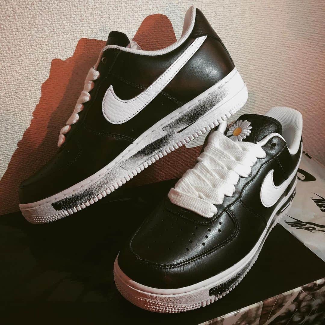 加藤 聖也さんのインスタグラム写真 - (加藤 聖也Instagram)「. New kicks ☺︎ AIR FORCE 1 PARA-NOISE × G-DORAGON 帰ったら届いてたーっ！ BIGBANGのG-DORAGONが立ち上げたブランド PEACEMINUSONEとAF1とのコラボシューズ🙆🏻‍♂️ 今回も無事SNKRSでGET🤭✨ G-DORAGONとはレア度高いな🤔笑 #kicks #sneaker #NIKE #AIRFORCE1 #AF1 #BIGBANG #GDORAGON #ジヨン #PEACEMINUSONE #ピースマイナスワン」11月27日 1時02分 - se1ya_kato