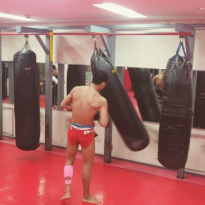 梅野源治のインスタグラム：「👊👊👊 #training #muaythai」