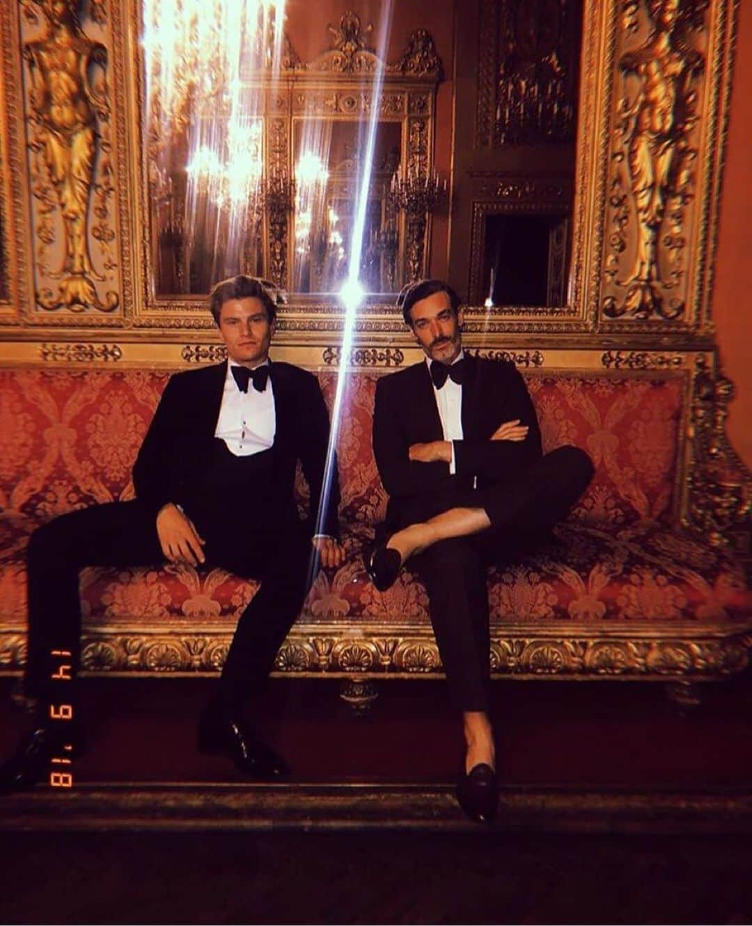 チェスターバリーさんのインスタグラム写真 - (チェスターバリーInstagram)「Throwback to @richardbiedul looking dapper in Chester Barrie at the Passione Senza Fine dinner with @oliver_cheshire last year.  With December around the corner, get your party look for just £750 in our Black Friday sale. Discover online or visit our Savile Row store today. . . . . #ChesterBarrie #Style #PartySeason #Party #ChristmasParty #Menslifestyle #RedCarpet #RedCarpetStyle #CBstyle #Formal #DinnerJacket #DinnerSuit #SavileRow #Tailoring #Occasionwear #Menswear #Suit #MensFashion #Style #BritishFashion #FormalSuit #FormalSuit #FormalWear #EveningWear #StyleInspiration #MensLifestyle」11月27日 1時26分 - chester_barrie